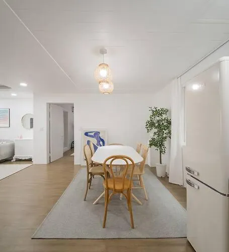 Apartment Split Level House In Hongdae