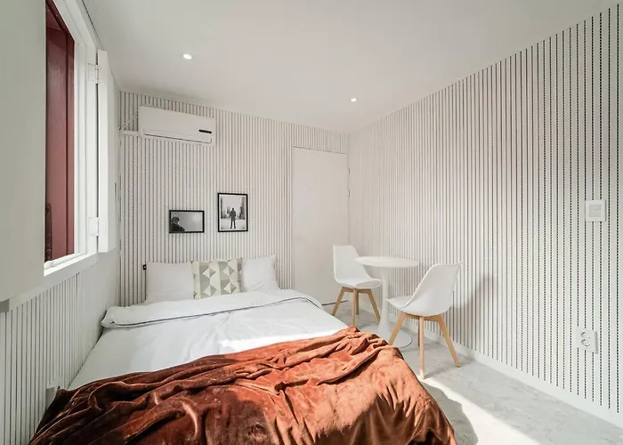 Split Level House In Hongdae *