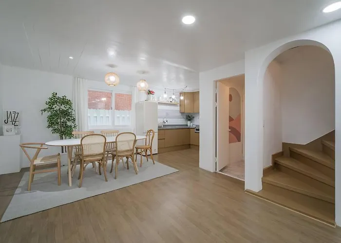 Apartment Split Level House In Hongdae
