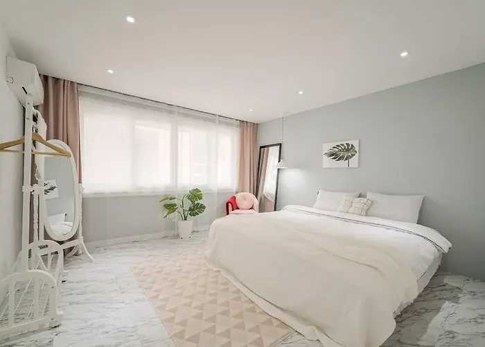 Split Level House In Hongdae Apartment *