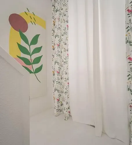 Split Level House In Hongdae Apartment *