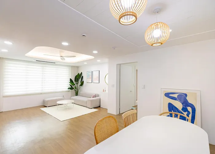 Split Level House In Hongdae Seoul